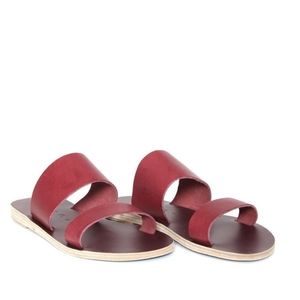Kyma Delos slides in Bordeaux